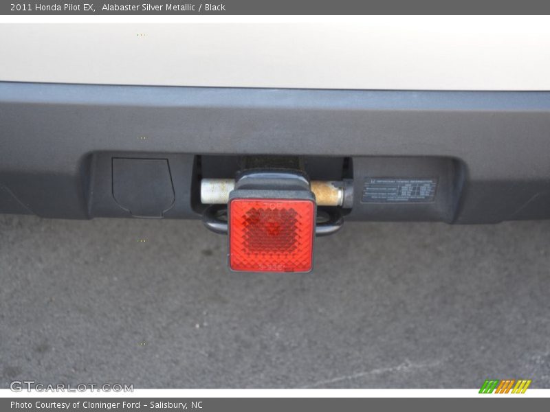 Alabaster Silver Metallic / Black 2011 Honda Pilot EX