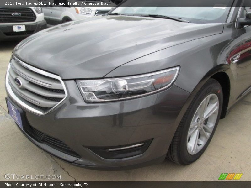 Magnetic Metallic / Charcoal Black 2015 Ford Taurus SEL