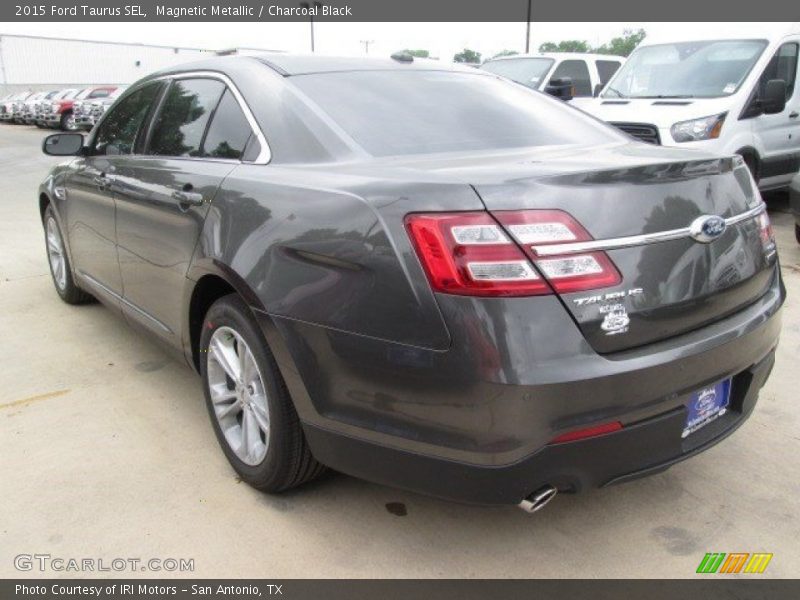 Magnetic Metallic / Charcoal Black 2015 Ford Taurus SEL