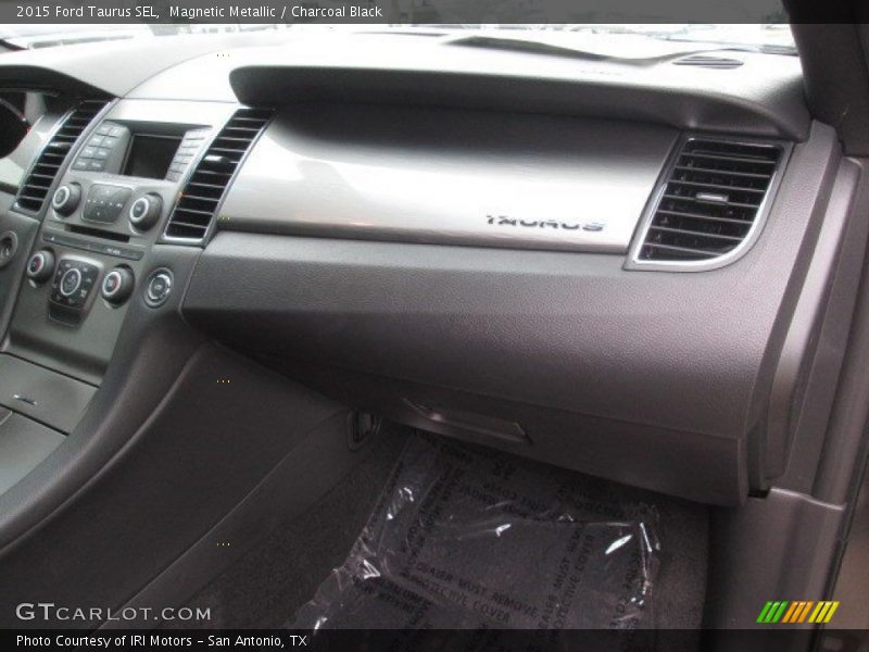 Magnetic Metallic / Charcoal Black 2015 Ford Taurus SEL