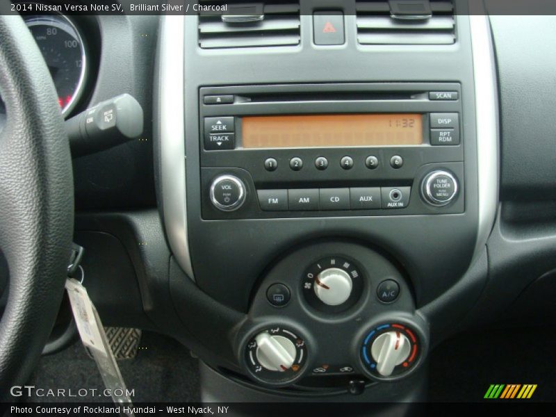Brilliant Silver / Charcoal 2014 Nissan Versa Note SV