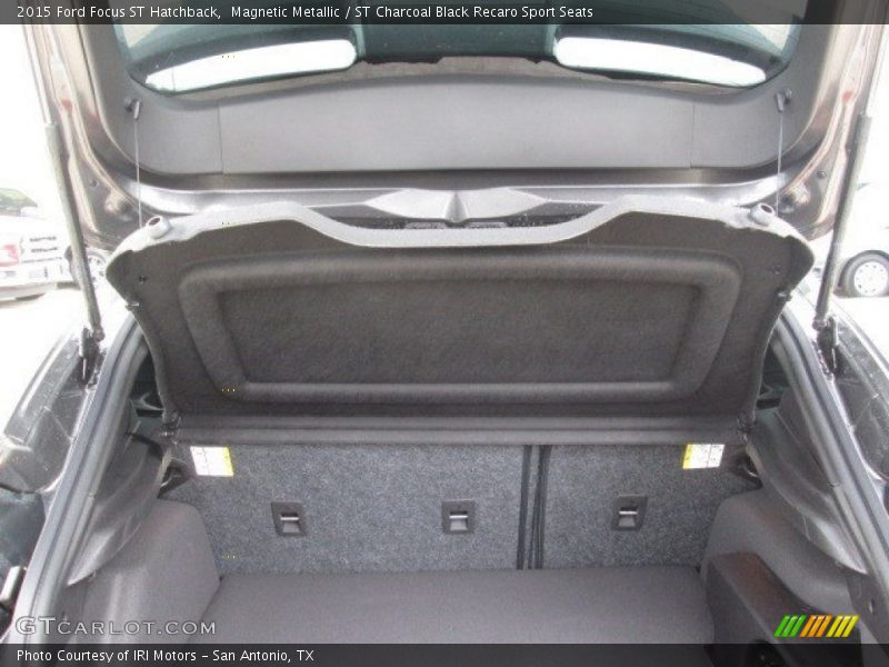  2015 Focus ST Hatchback Trunk