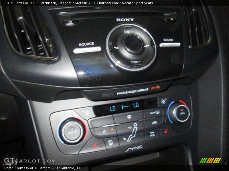 Controls of 2015 Focus ST Hatchback