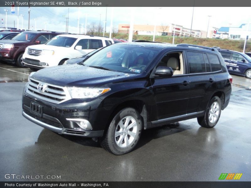 Front 3/4 View of 2013 Highlander SE 4WD