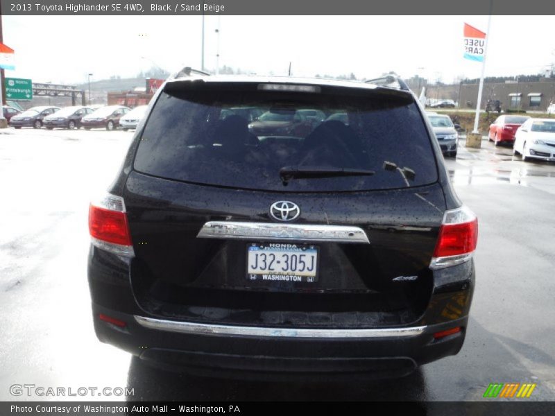 Black / Sand Beige 2013 Toyota Highlander SE 4WD
