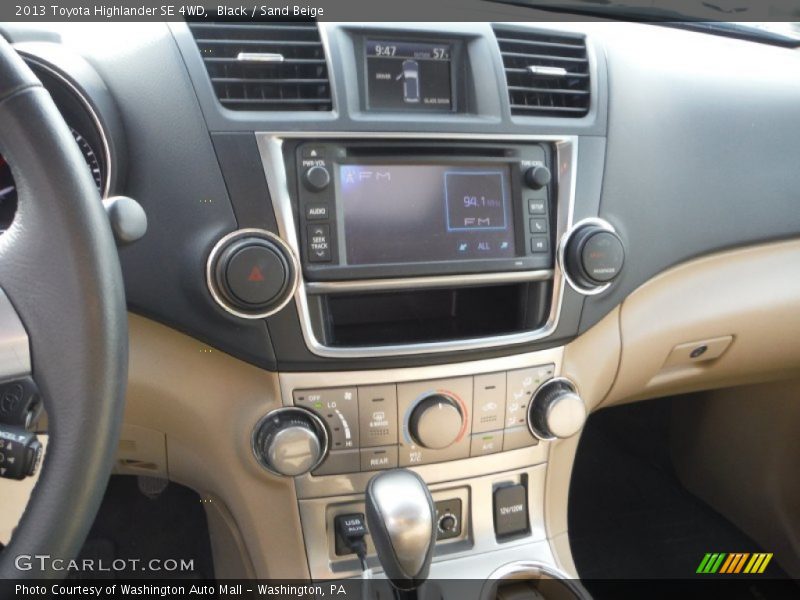 Black / Sand Beige 2013 Toyota Highlander SE 4WD