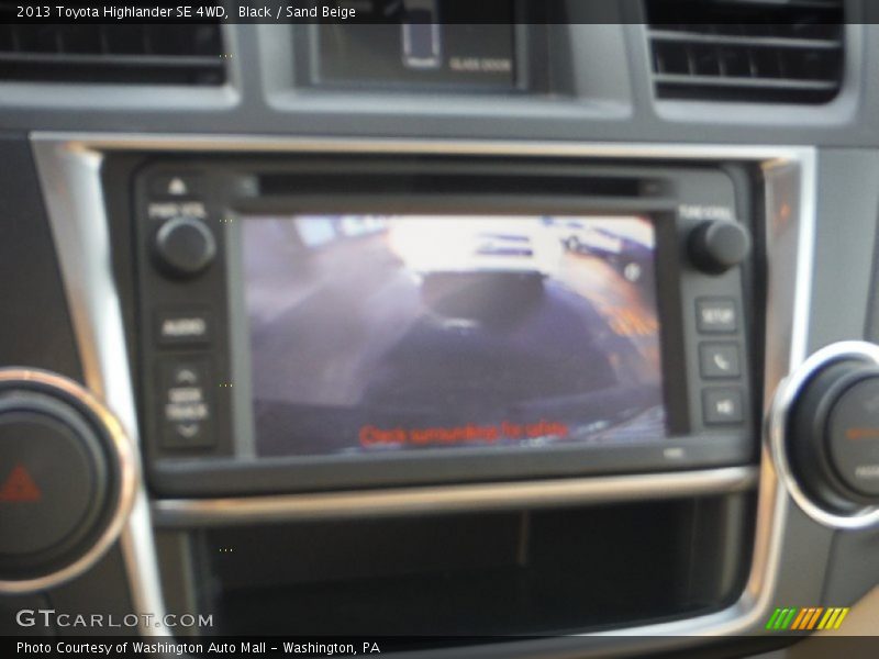 Black / Sand Beige 2013 Toyota Highlander SE 4WD
