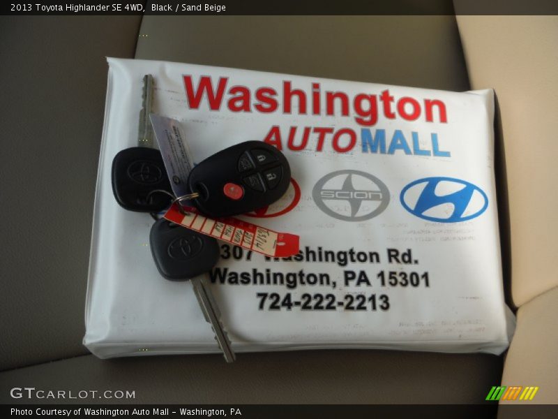 Black / Sand Beige 2013 Toyota Highlander SE 4WD