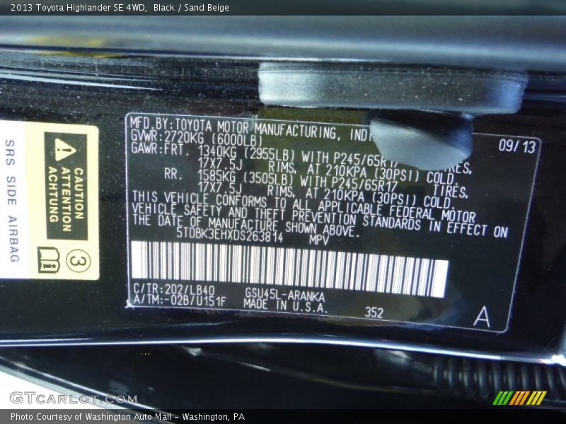 Black / Sand Beige 2013 Toyota Highlander SE 4WD