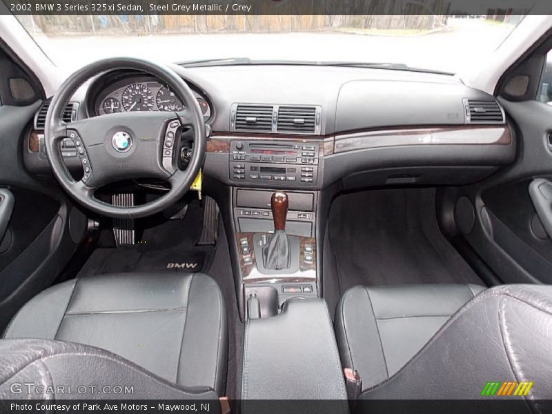 Dashboard of 2002 3 Series 325xi Sedan