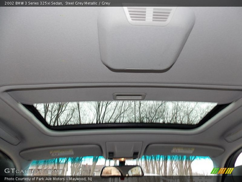 Sunroof of 2002 3 Series 325xi Sedan