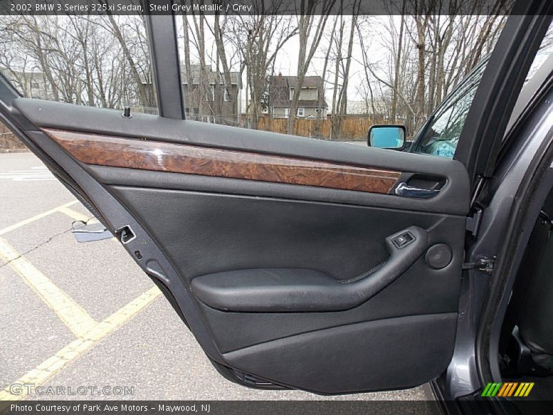 Door Panel of 2002 3 Series 325xi Sedan