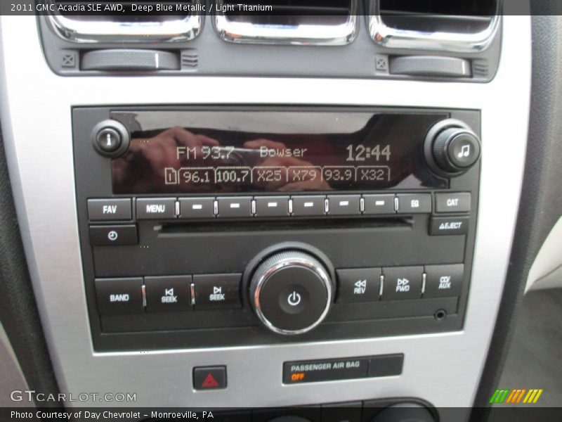 Controls of 2011 Acadia SLE AWD