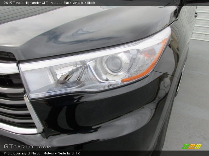 Attitude Black Metallic / Black 2015 Toyota Highlander XLE
