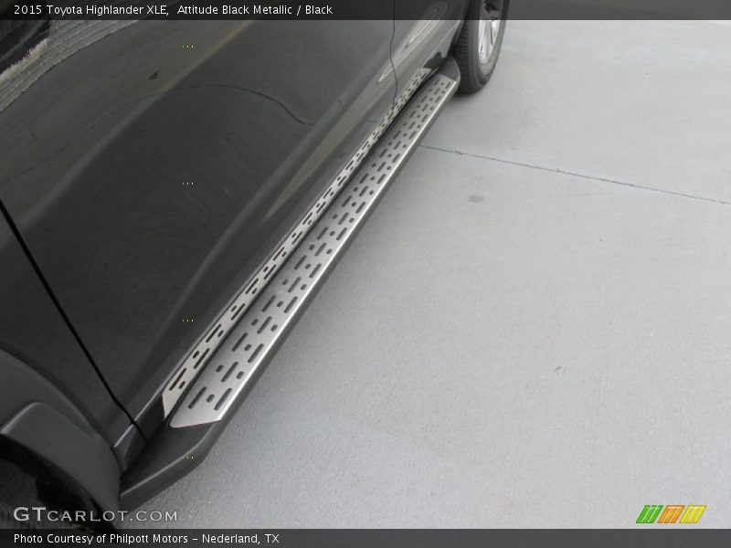 Attitude Black Metallic / Black 2015 Toyota Highlander XLE