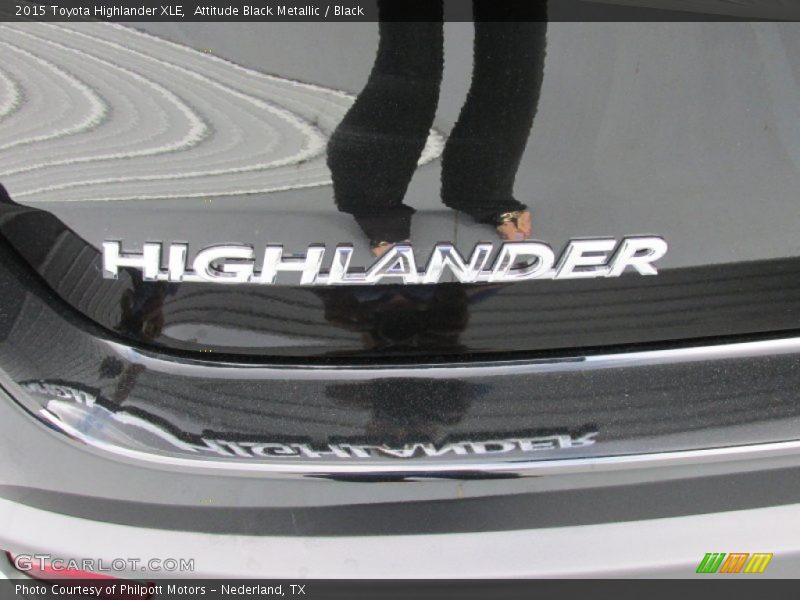 Attitude Black Metallic / Black 2015 Toyota Highlander XLE