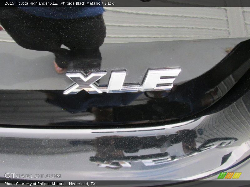 Attitude Black Metallic / Black 2015 Toyota Highlander XLE