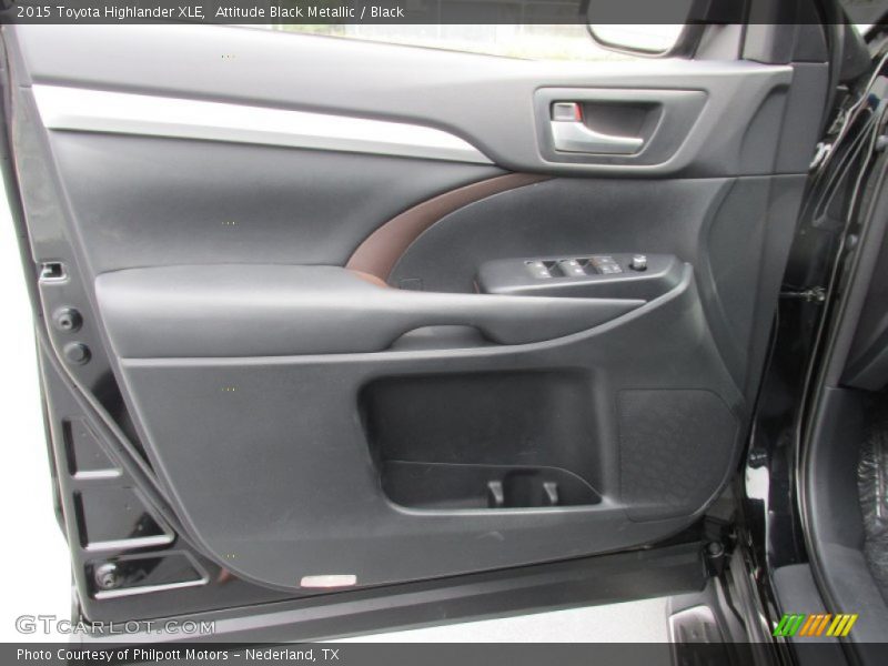 Attitude Black Metallic / Black 2015 Toyota Highlander XLE
