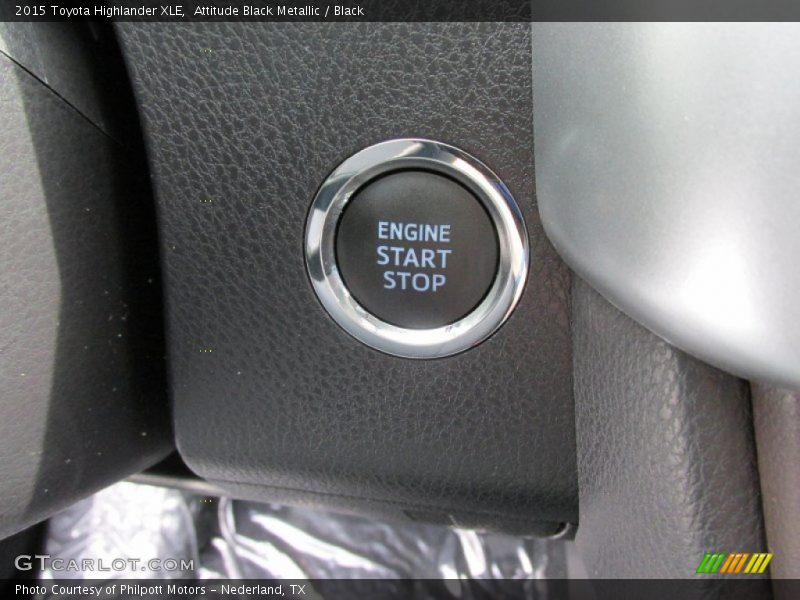 Attitude Black Metallic / Black 2015 Toyota Highlander XLE
