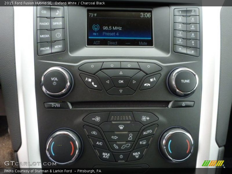 Oxford White / Charcoal Black 2015 Ford Fusion Hybrid SE