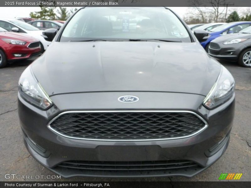 Magnetic Metallic / Charcoal Black 2015 Ford Focus SE Sedan