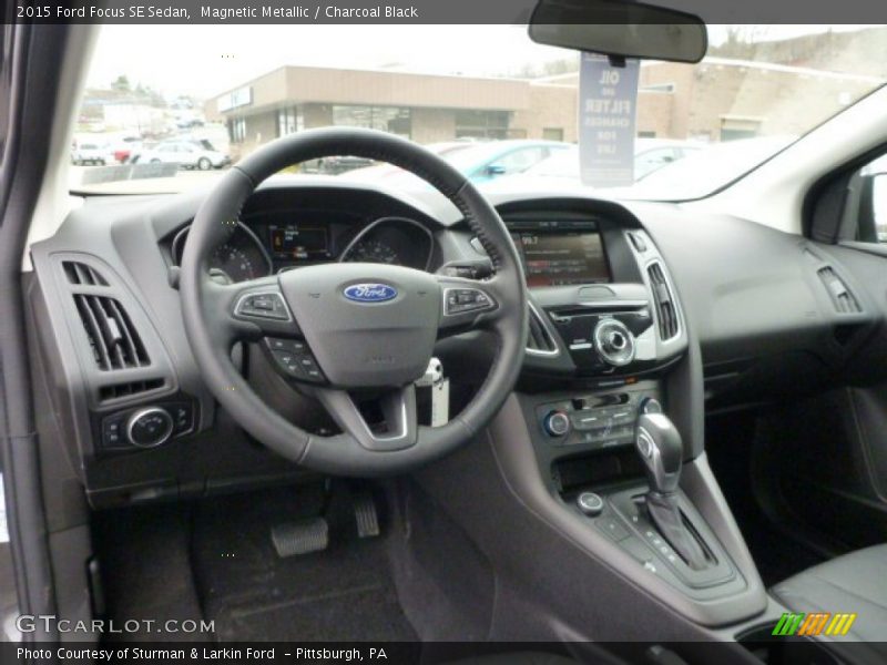 Magnetic Metallic / Charcoal Black 2015 Ford Focus SE Sedan
