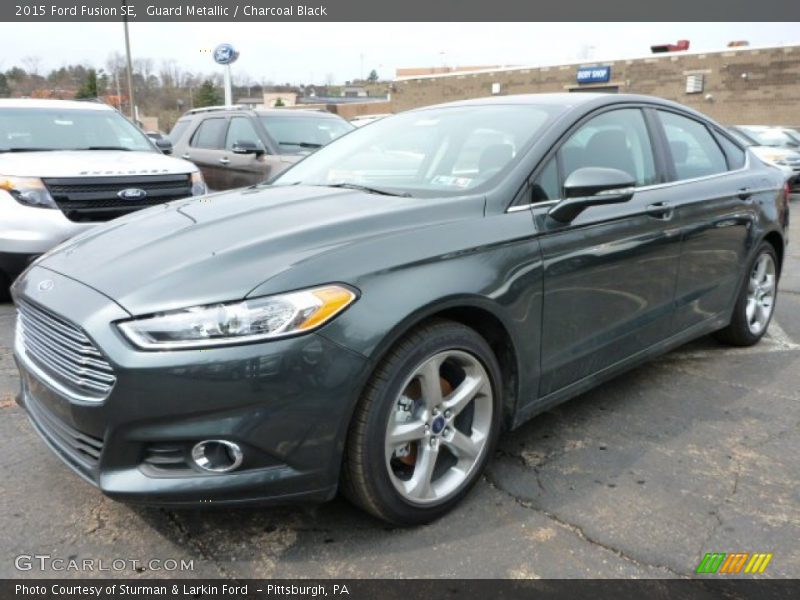 Front 3/4 View of 2015 Fusion SE