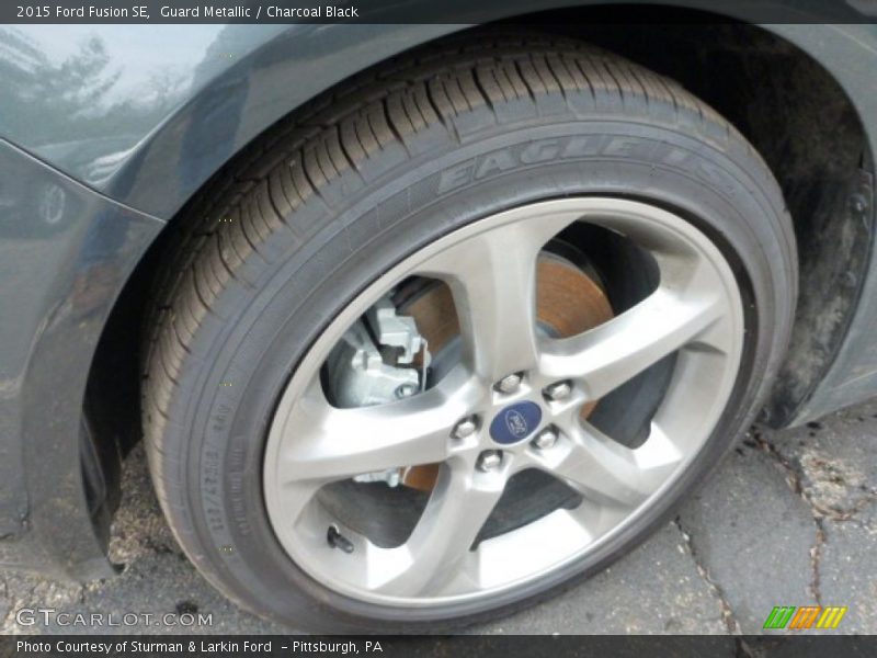 Guard Metallic / Charcoal Black 2015 Ford Fusion SE