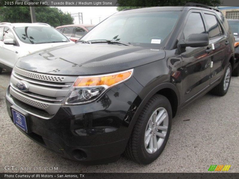 Tuxedo Black / Medium Light Stone 2015 Ford Explorer FWD