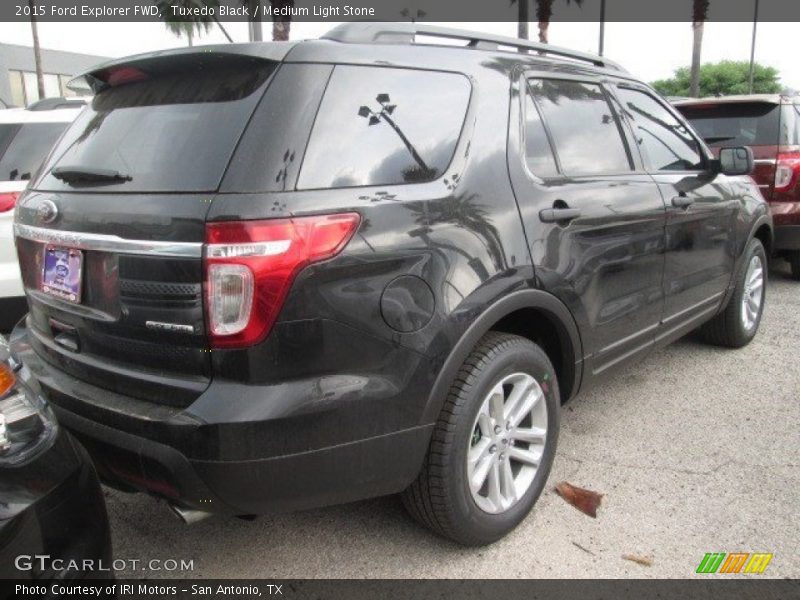 Tuxedo Black / Medium Light Stone 2015 Ford Explorer FWD