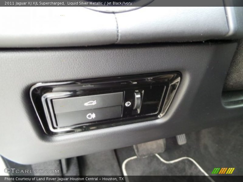 Liquid Silver Metallic / Jet Black/Ivory 2011 Jaguar XJ XJL Supercharged