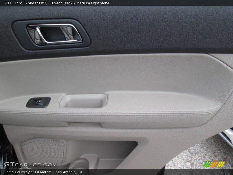 Tuxedo Black / Medium Light Stone 2015 Ford Explorer FWD