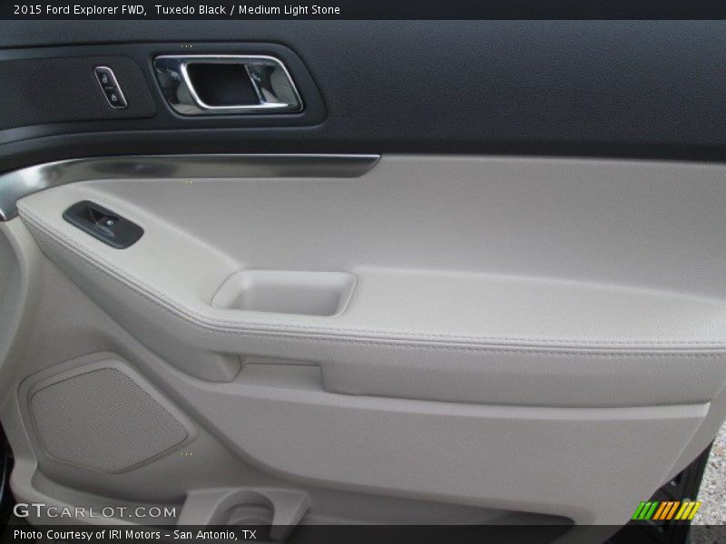 Tuxedo Black / Medium Light Stone 2015 Ford Explorer FWD
