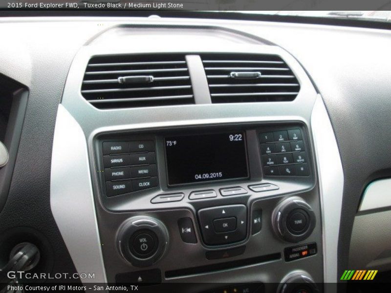 Tuxedo Black / Medium Light Stone 2015 Ford Explorer FWD