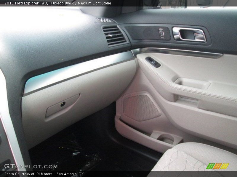 Tuxedo Black / Medium Light Stone 2015 Ford Explorer FWD