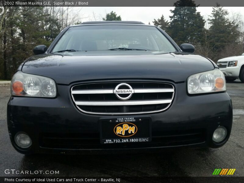 Super Black / Blond 2002 Nissan Maxima GLE