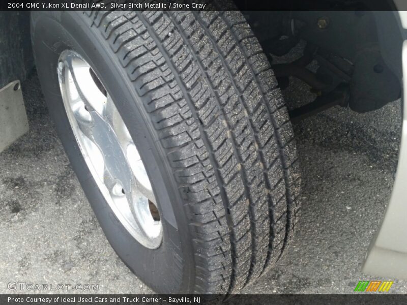 Silver Birch Metallic / Stone Gray 2004 GMC Yukon XL Denali AWD