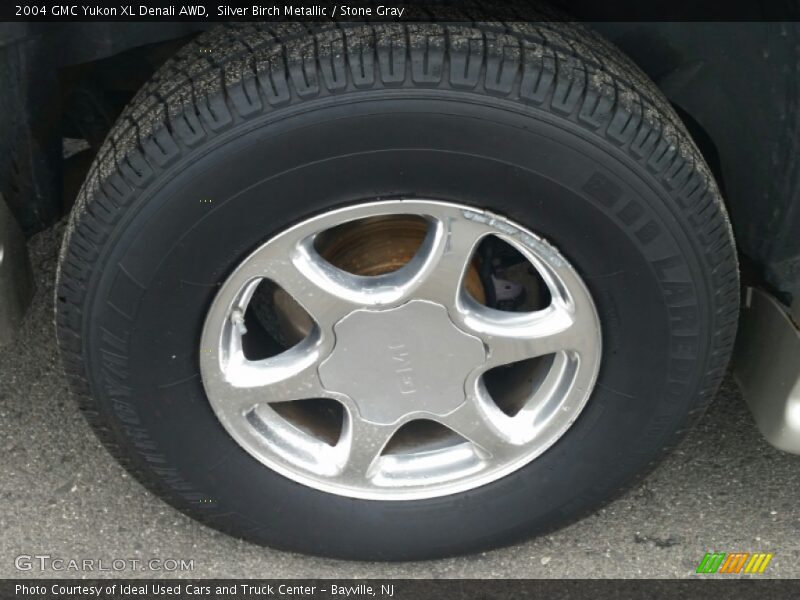 Silver Birch Metallic / Stone Gray 2004 GMC Yukon XL Denali AWD