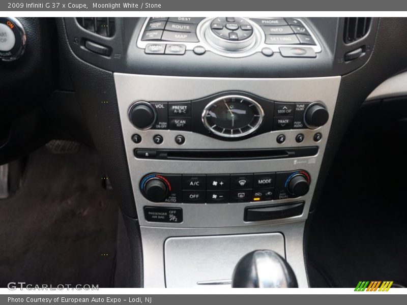 Moonlight White / Stone 2009 Infiniti G 37 x Coupe