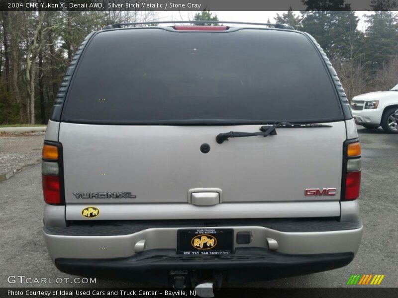 Silver Birch Metallic / Stone Gray 2004 GMC Yukon XL Denali AWD