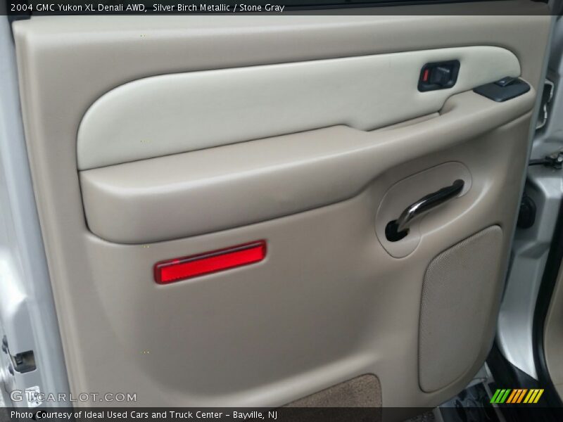 Silver Birch Metallic / Stone Gray 2004 GMC Yukon XL Denali AWD