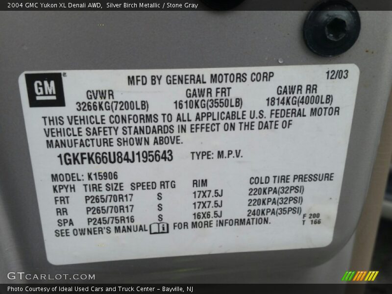 Silver Birch Metallic / Stone Gray 2004 GMC Yukon XL Denali AWD