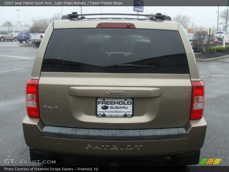 Light Khaki Metallic / Pastel Pebble Beige 2007 Jeep Patriot Sport 4x4