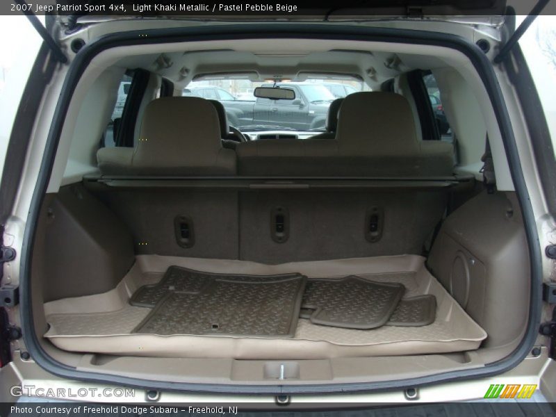 Light Khaki Metallic / Pastel Pebble Beige 2007 Jeep Patriot Sport 4x4