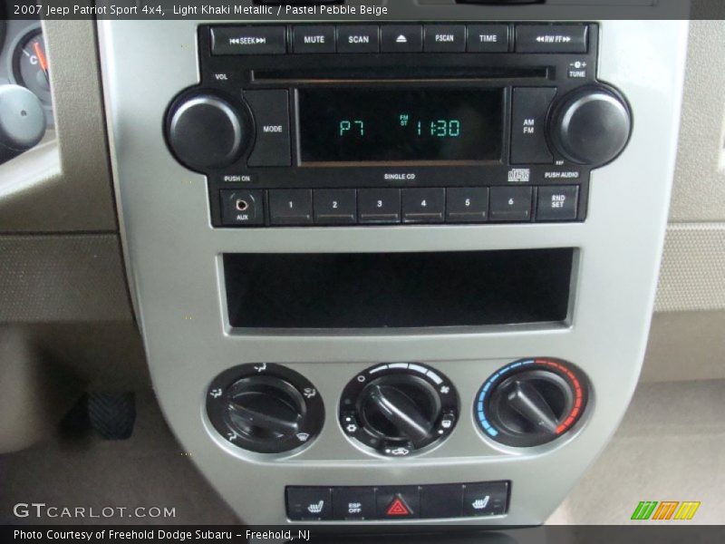 Light Khaki Metallic / Pastel Pebble Beige 2007 Jeep Patriot Sport 4x4