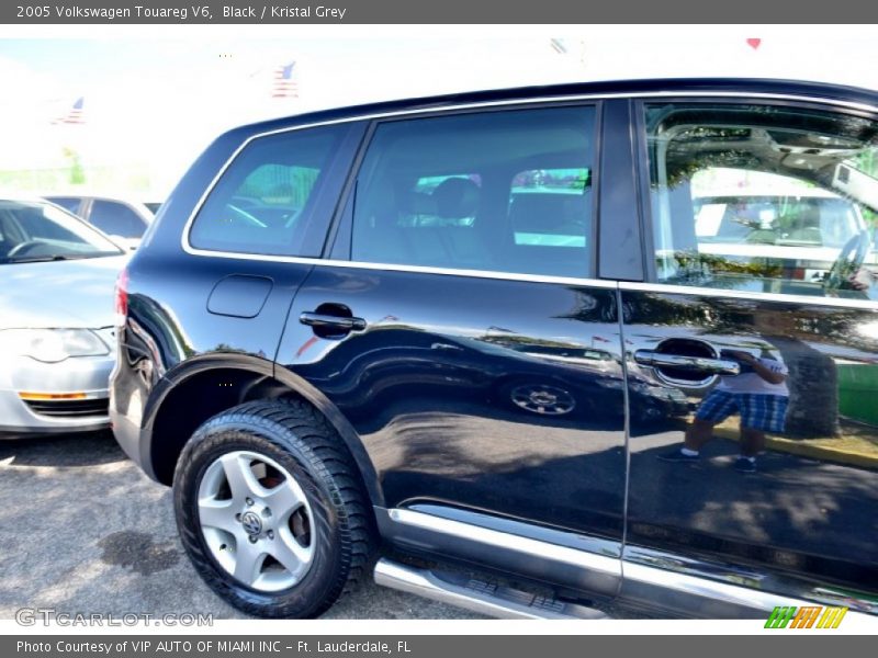 Black / Kristal Grey 2005 Volkswagen Touareg V6