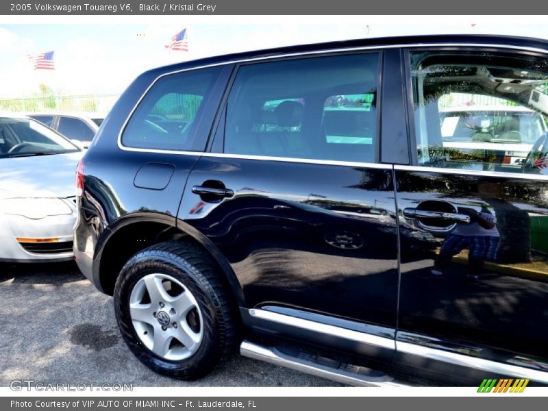 Black / Kristal Grey 2005 Volkswagen Touareg V6