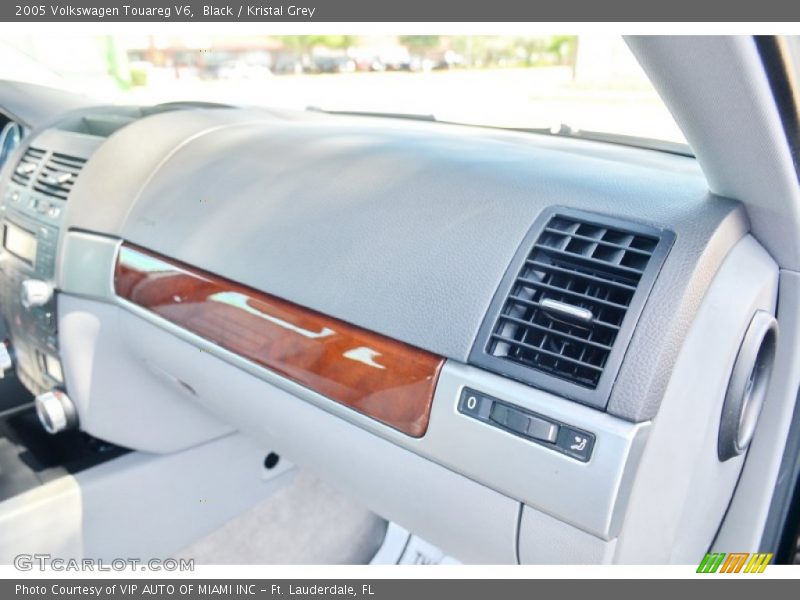 Black / Kristal Grey 2005 Volkswagen Touareg V6