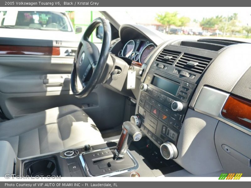 Black / Kristal Grey 2005 Volkswagen Touareg V6