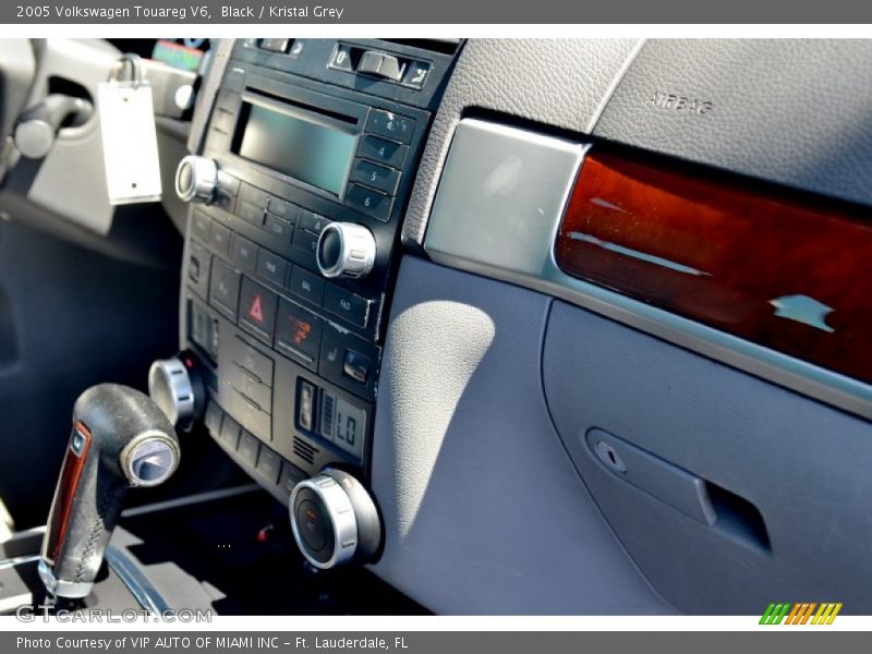 Black / Kristal Grey 2005 Volkswagen Touareg V6